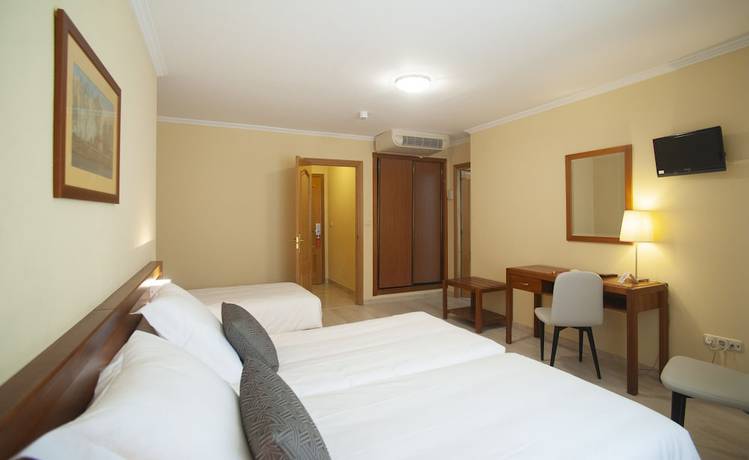 Imagen de la habitación del Hotel San Lorenzo, Santiago de Compostela. Foto 12