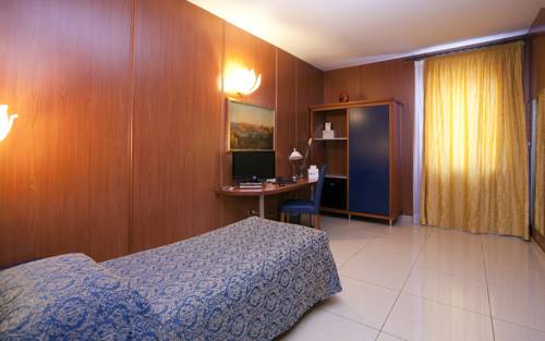 Imagen de la habitación del Hotel San Luca, Battipaglia. Foto 9