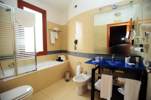 Imagen de la habitación del Hotel San Luca, Battipaglia. Foto 10