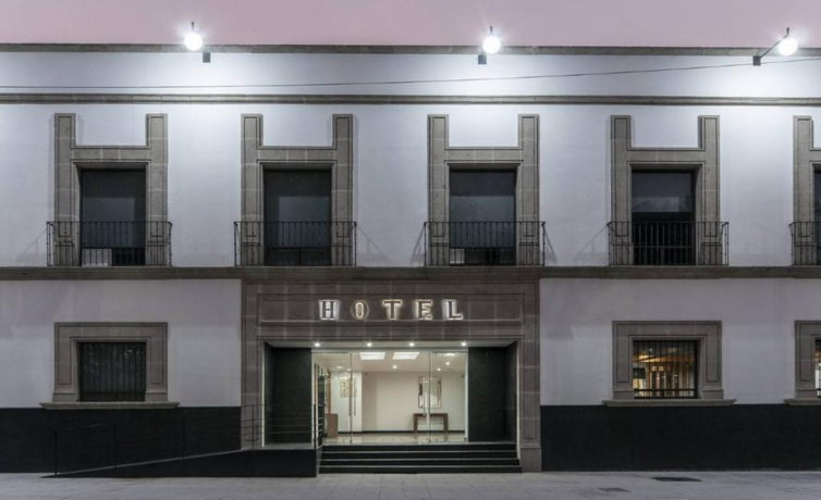 Imagen de los exteriores del Hotel San Lucas. Foto 16