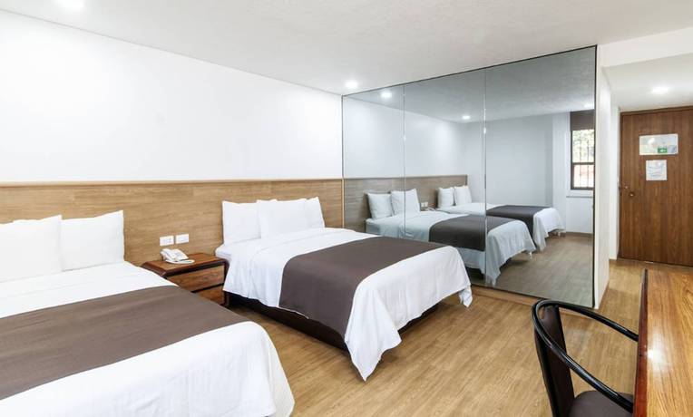 Imagen de la habitación del Hotel San Lucas. Foto 11