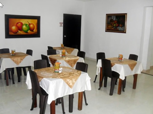 Imagen del bar/restaurante del Hotel San Luis Plaza. Foto 4