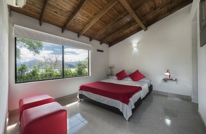 Imagen de la habitación del Hotel San Marcelino de las Rosas. Foto 5