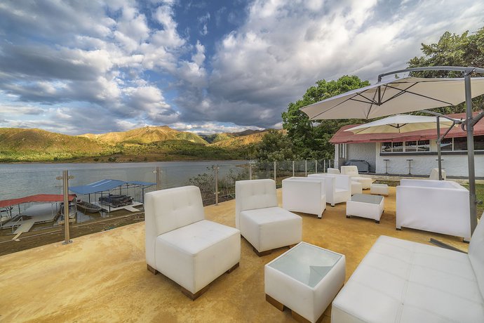 Imagen de la habitación del Hotel San Marcelino de las Rosas. Foto 14