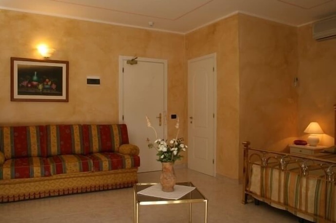 Imagen de la habitación del Hotel San Marco, Alghero. Foto 16