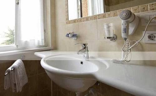 Imagen de la habitación del Hotel San Marco, Bardolino. Foto 7