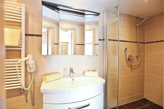 Imagen de la habitación del Hotel San Marco, Fussen. Foto 5