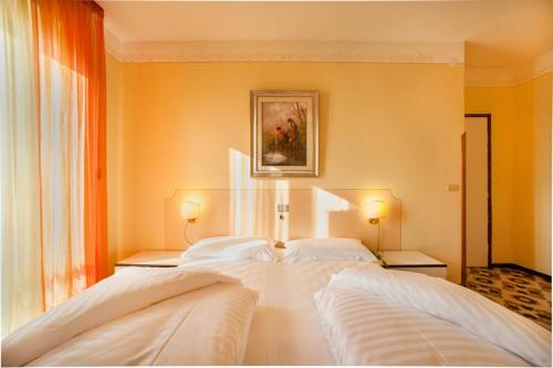 Imagen de la habitación del Hotel San Marco, Garda. Foto 3