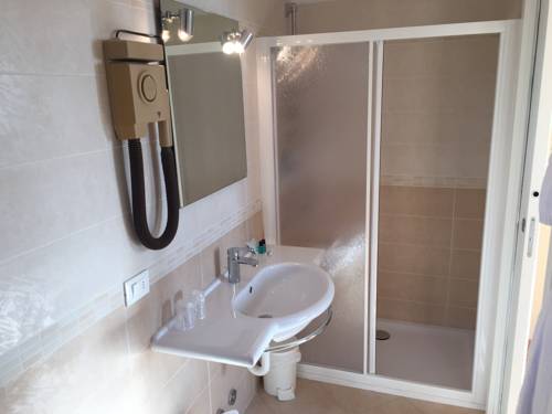 Imagen de la habitación del Hotel San Marco, Garda. Foto 6