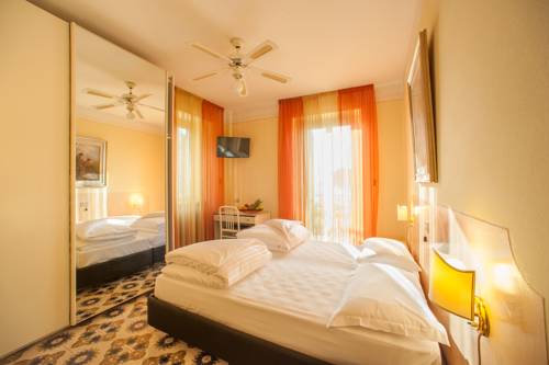 Imagen de la habitación del Hotel San Marco, Garda. Foto 10