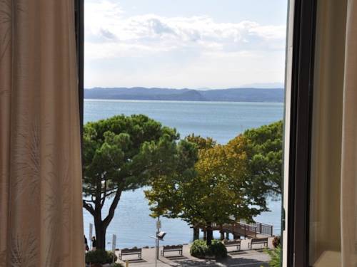 Imagen de la habitación del Hotel San Marco, Garda. Foto 13