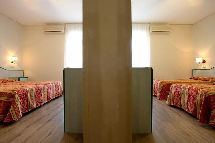 Imagen de la habitación del Hotel San Marco, Lignano Sabbiadoro. Foto 10