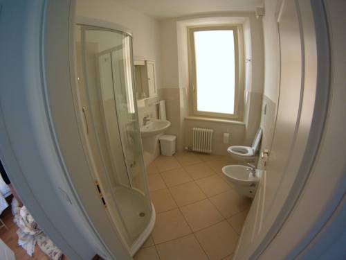Imagen de la habitación del Hotel San Marco, Malcesine. Foto 7