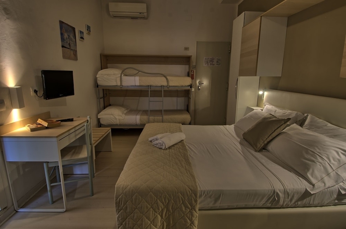 Imagen de la habitación del Hotel San Marco Marotta. Foto 7