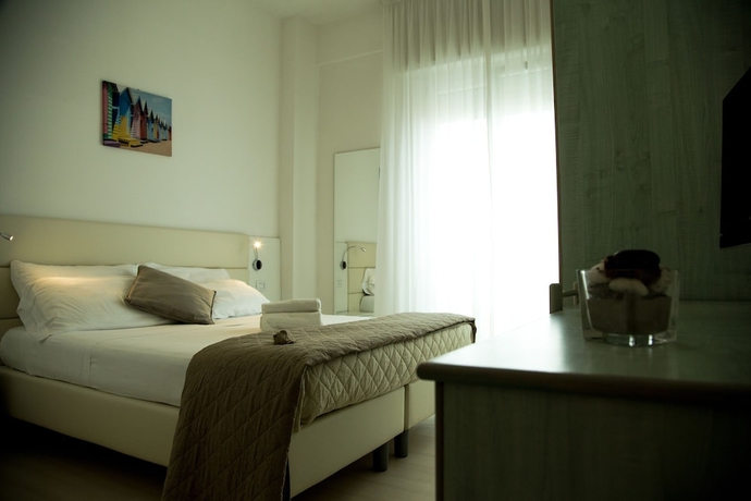 Imagen de la habitación del Hotel San Marco Marotta. Foto 17