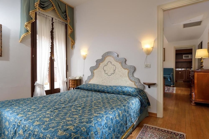 Imagen de la habitación del Hotel San Marco Palace. Foto 2