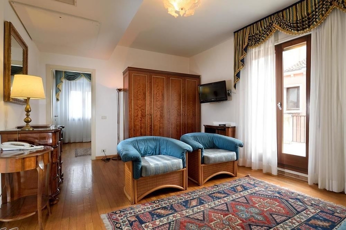 Imagen de la habitación del Hotel San Marco Palace. Foto 6