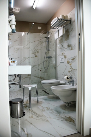 Imagen de la habitación del Hotel San Marco, Peschiera del Garda. Foto 18