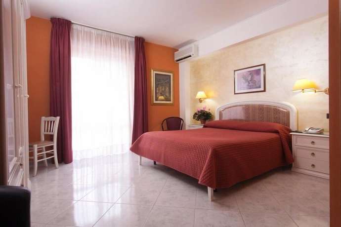Imagen de la habitación del Hotel San Marco, Rionero in Vulture. Foto 16