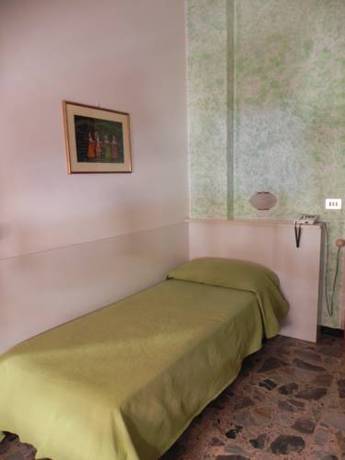 Imagen de la habitación del Hotel San Marco, Savona. Foto 9