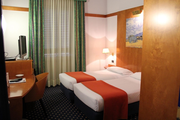 Imagen de la habitación del Hotel San Marco and Formula Club. Foto 10