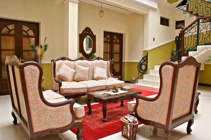 Imagen de los interiores del Hotel San Marino Royal. Foto 12