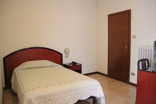 Imagen de la habitación del Hotel San Martino. Foto 12