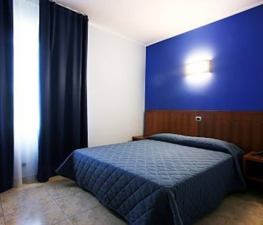 Imagen de la habitación del Hotel San Martino, Siracusa. Foto 2