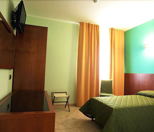 Imagen de la habitación del Hotel San Martino, Siracusa. Foto 3