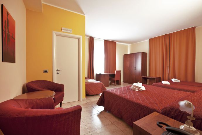 Imagen de la habitación del Hotel San Martino, Siracusa. Foto 8