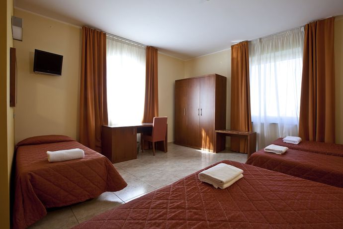 Imagen de la habitación del Hotel San Martino, Siracusa. Foto 11