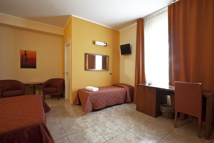 Imagen de la habitación del Hotel San Martino, Siracusa. Foto 13