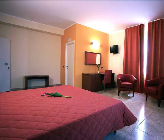 Imagen de la habitación del Hotel San Martino, Siracusa. Foto 14