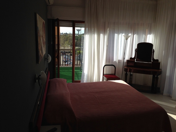 Imagen de la habitación del Hotel San Michele, Aprilia. Foto 6