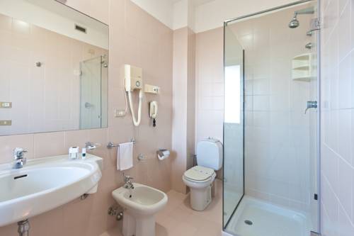 Imagen de la habitación del Hotel San Michele, Caltanissetta. Foto 2