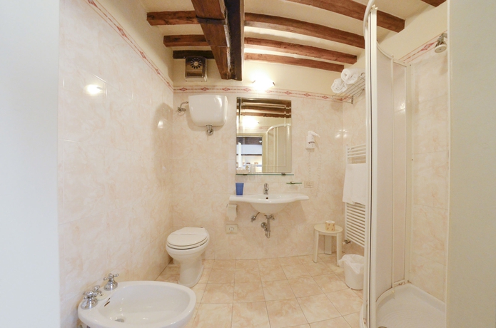 Imagen de la habitación del Hotel San Michele, Camucia. Foto 6