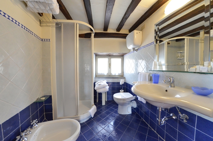 Imagen de la habitación del Hotel San Michele, Camucia. Foto 8