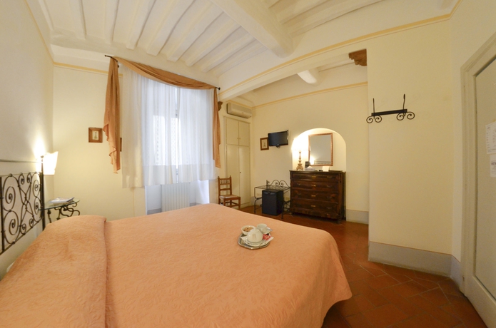 Imagen de la habitación del Hotel San Michele, Camucia. Foto 10