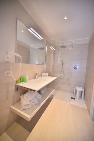 Imagen de la habitación del Hotel San Michele, San Michele al Tagliament. Foto 7