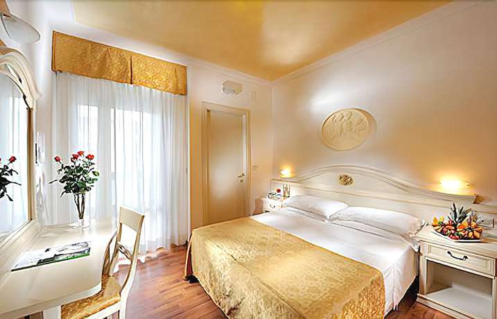 Imagen de la habitación del Hotel San Michele, San Michele al Tagliament. Foto 15