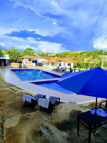 Imagen de la piscina del Hotel San Miguel Barichara Campestre. Foto 13
