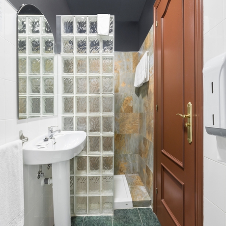 Imagen de la habitación del Hotel San Miguel Gijón. Foto 3