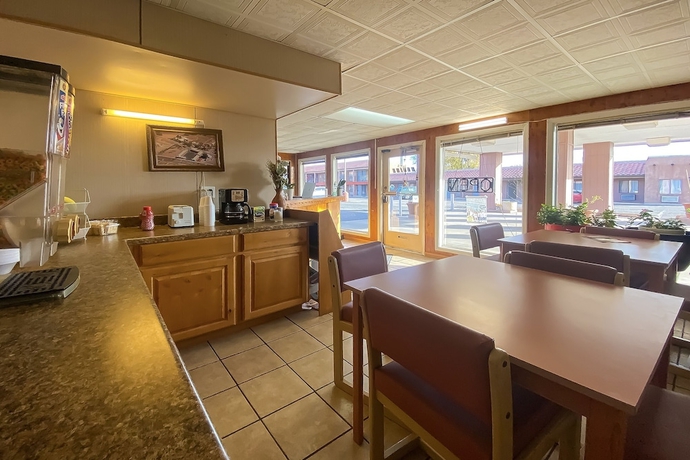 Imagen de los interiores del Hotel San Miguel Inn. Foto 17