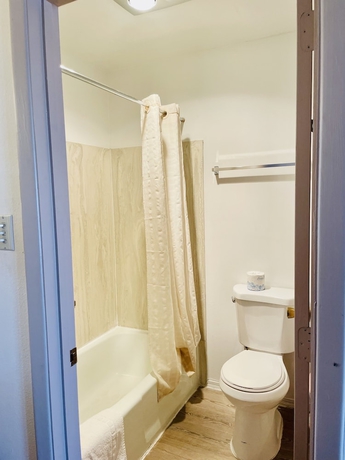 Imagen de la habitación del Hotel San Miguel Inn. Foto 16