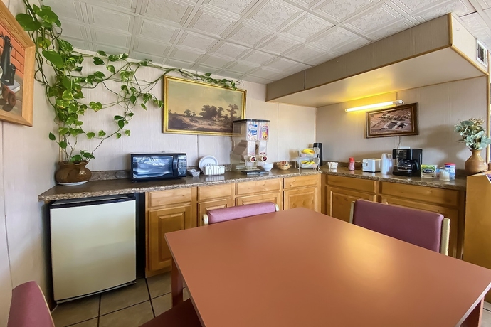 Imagen del bar/restaurante del Hotel San Miguel Inn. Foto 2