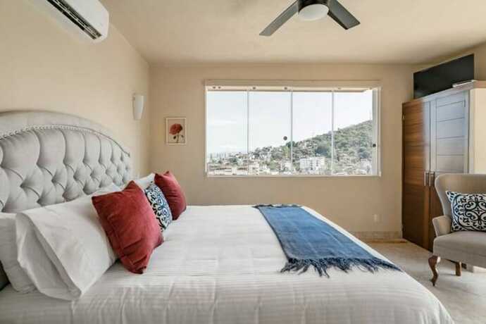 Imagen de la habitación del Hotel San Miguel PV Rentals. Foto 19