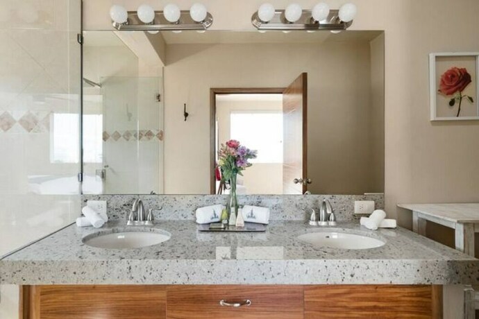Imagen general del Hotel San Miguel PV Rentals. Foto 9