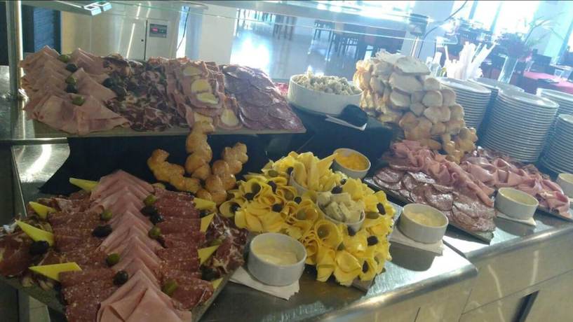 Imagen del bar/restaurante del Hotel San Miguel Plaza. Foto 7