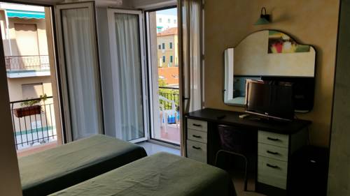 Imagen de la habitación del Hotel San Nazario. Foto 3