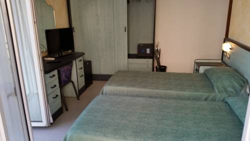 Imagen de la habitación del Hotel San Nazario. Foto 15